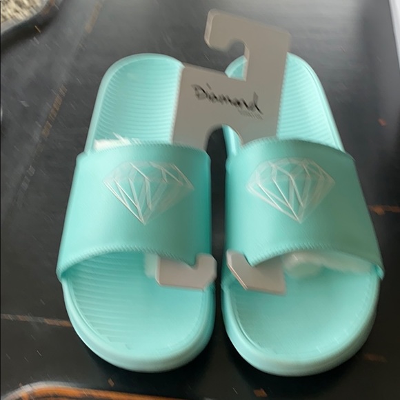 diamond supply co sandals